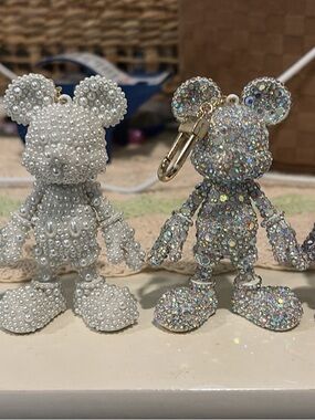 3 Sparkling Pearl & Iridescent Mickey-Style Keychain Toy - White & Multicolor